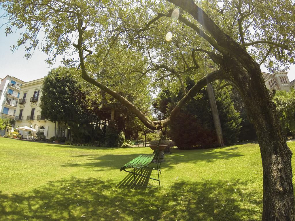 B&B Villa Ocsia San Giorgio a Cremano Bagian luar foto